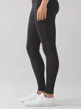 Lululemon Deep Breath leggings in Black